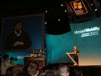 Microsoft Developer Conference in New Orleans: a concept smartphone from Intel, Mio 8380, OC-convergence of Microsoft