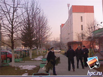 ASUS P527. Недорогое GPS-решение с клавиатурой