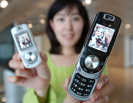 Samsung SGH-S380: MP3    jog-wheel